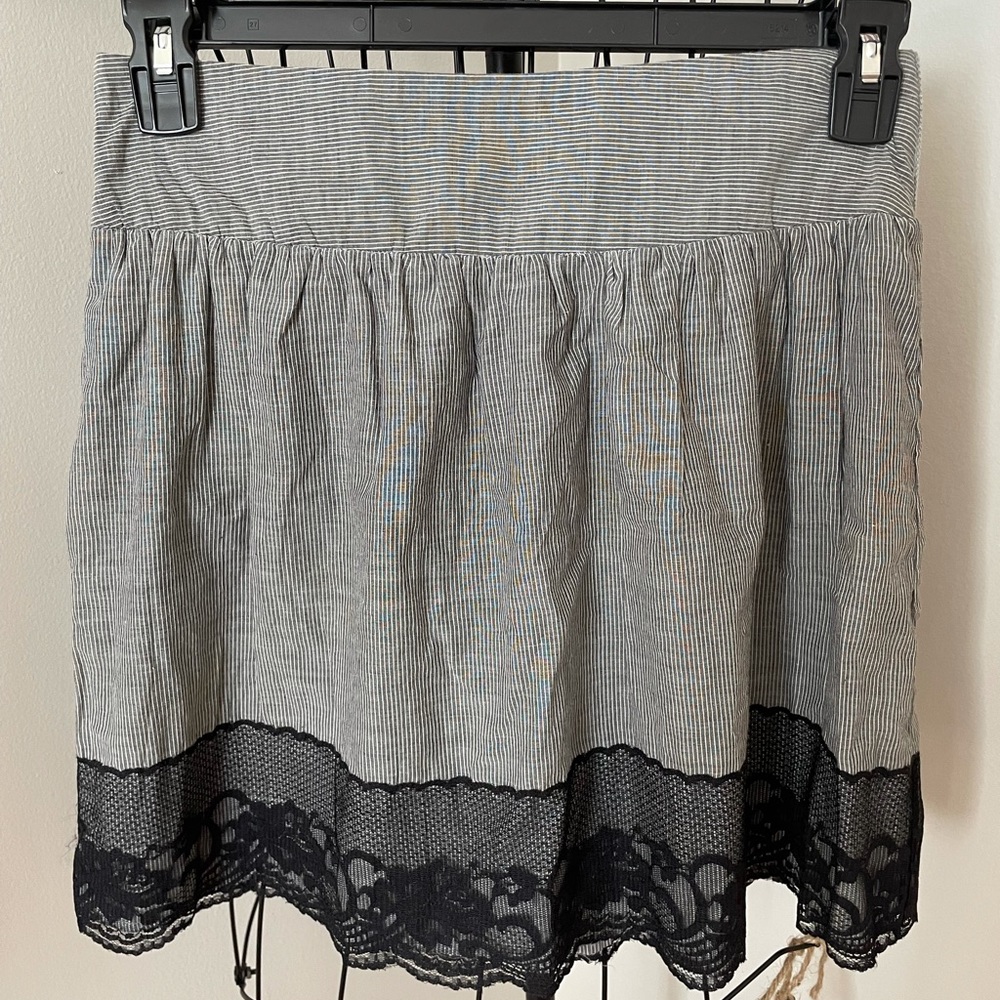 Skirt Gray & White Striped Lace Trim Size Small